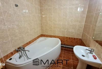 Casă cu 4 camere cu Canalizare în Trei Stejari - 6