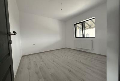 Casă cu 4 camere în Central - 1