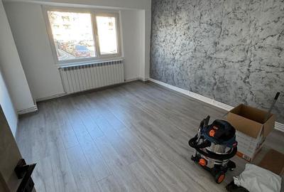 Apartament cu 2 camere decomandat în Nicolina