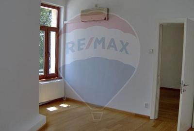 INCHIRIERE apartament cu 6 camere-Calea Victoriei - 17