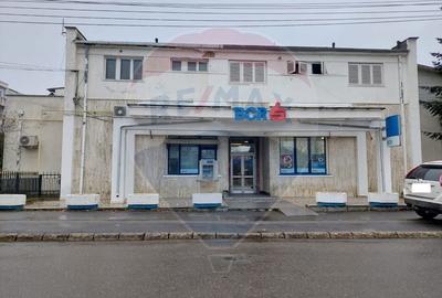 Spatiu comercial / birouri in Moinesti ultracentral de inchiriat - 1