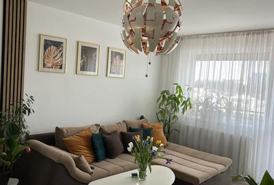 Apartament cu 2 camere decomandat, mobilat în Tractorul