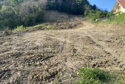 Teren de 3300 mp, în Central - 9