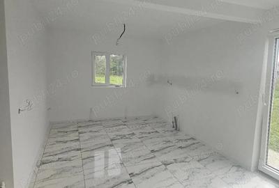 Casă cu 4 camere cu Teren 500 Mp în Pecineaga - 5