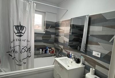 Apartament cu 2 camere decomandat în Vișani