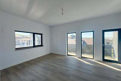 Duplex cu 4 camere cu Canalizare în Bucium - 3