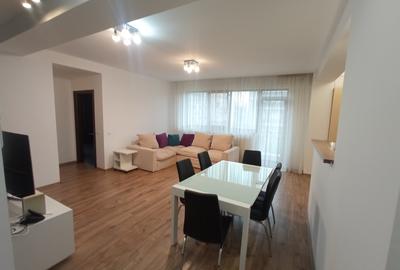 Apartament cu 3 camere semidecomandat, mobilat în Nord