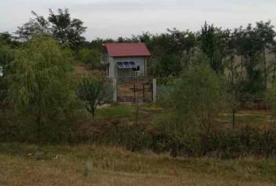 Casă cu 2 camere cu Teren 10000 Mp în Central - 1
