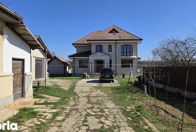 Casă cu 7 camere cu Canalizare în Ciolpani - 19