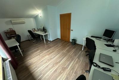 Casă / Vilă cu 6 camere în zona  Calea Aradului - 36