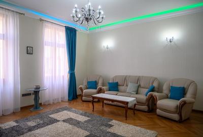 Apartament cu 5 camere decomandat, mobilat în Central