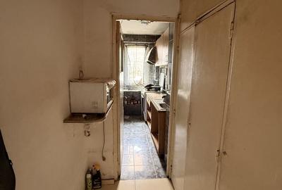 Apartament cu 3 camere semidecomandat în Tei - 2