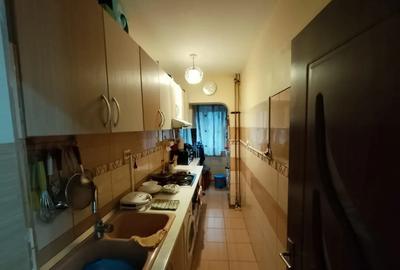 Garsonieră decomandată în Baza 3 - 1