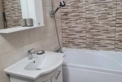 Apartament cu 3 camere decomandat în Nicolina - 1