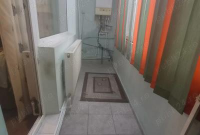 Apartament 3 camere Semidecomandat | Etaj 2 4 | Zona Gorjului - 1
