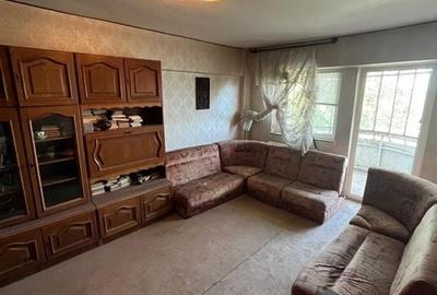 Dacia intersectie-apartament 2 camere decomandat - 12