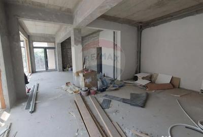 Spațiu comercial, de 91 mp, în Central - 1