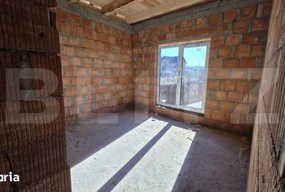 Casă cu 3 camere cu Teren 500 Mp în Unirea - 13