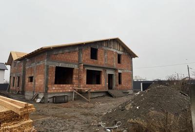 Casă cu 4 camere cu Teren 156 Mp în Golești - 7