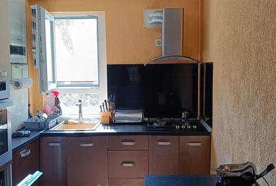 Apartament cu 2 camere decomandat în Astra