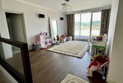 Apartament cu 6 camere decomandat în Hotvon - 12