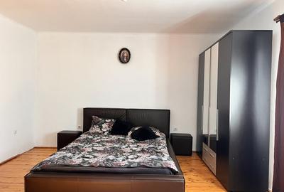 Casa sigle 4 camere centru vechi zona str. 9 mai - 8
