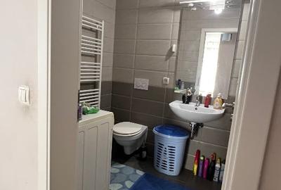 Apartament cu 2 camere decomandat, mobilat în Tractorul - 3