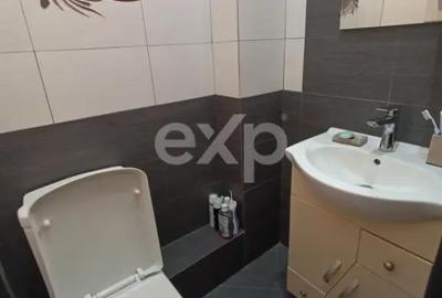Apartament cu 3 camere decomandat în Găvana - 2