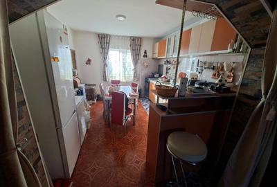 Casă individuală cu 6 camere cu Canalizare în Castelu - 19