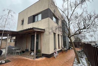 Casă cu 4 camere cu Teren 300 Mp în Crevedia