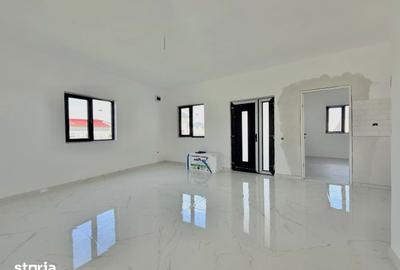 Casă cu 5 camere cu Teren 425 Mp în Lumina