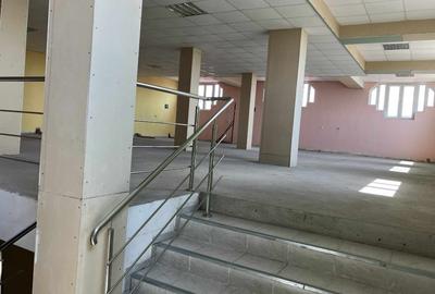 Casă cu 5 camere cu Canalizare în Cățelu - 8