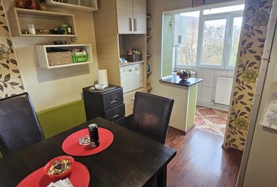 Poarta 6 / 3 camere cu centrala gaze , 2 bai Poarta 6 / 3 camere cu centrala gaze , 2 bai - 3