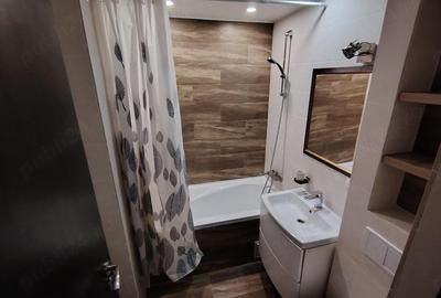 Apartament cu 3 camere semidecomandat în Podu Roș - 2