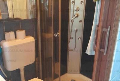 COLOSSEUM: Camera cu baie 22m Tractorul - 2