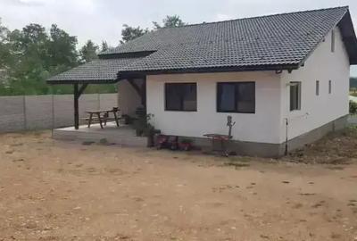 Casă cu 6 camere în Obreja - 2