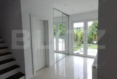 Casă cu 4 camere cu Teren 500 Mp în Central