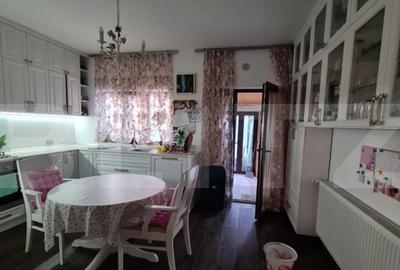 Casa de vanzare , 153 mp, teren 500 mp, Cartierul Marcus - 1