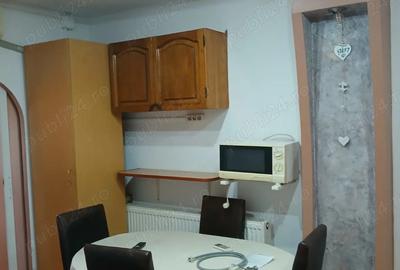 Inchiriez apartament 2 camere etaj 2 Robea utilat ?i mobilat - 1