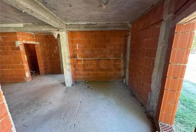 Casă cu 4 camere cu Teren 257 Mp în Livada de Bihor - 2