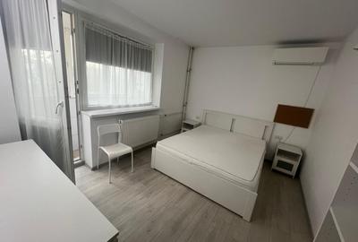 Apartament 3 camere etaj 4 zona Calea Grivitei metrou Basarab - 1