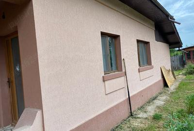 Casă cu 4 camere în Central - 2