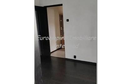 Apartament cu 2 camere semidecomandat în Km 4 - 6