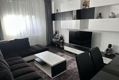 Apartament cu 3 camere decomandat în Central - 1