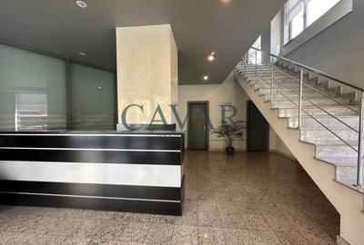 Spatiu Comercial Stradal 2 Locuri de Parcare Comision 0% - 10