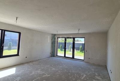 Duplex cu 4 camere cu Canalizare în Someșeni - 1