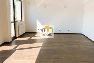 Vilă P+2, 7 camere, 240 mp utili, curte, Unirii- Cantemir-Tineretului