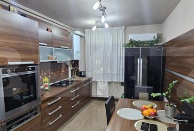 Apartament cu 3 camere decomandat în Central - 8