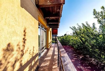 Rezidenta mobilata si echipata, cu lumina naturala, verdeata, vedere munte - 1