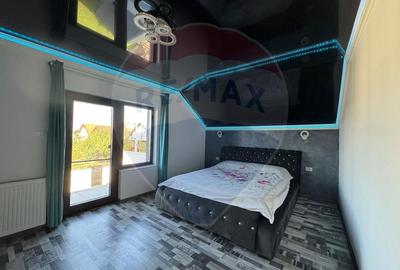 Casa noua cu 4 camere de vanzare in Zimandcuz - 9